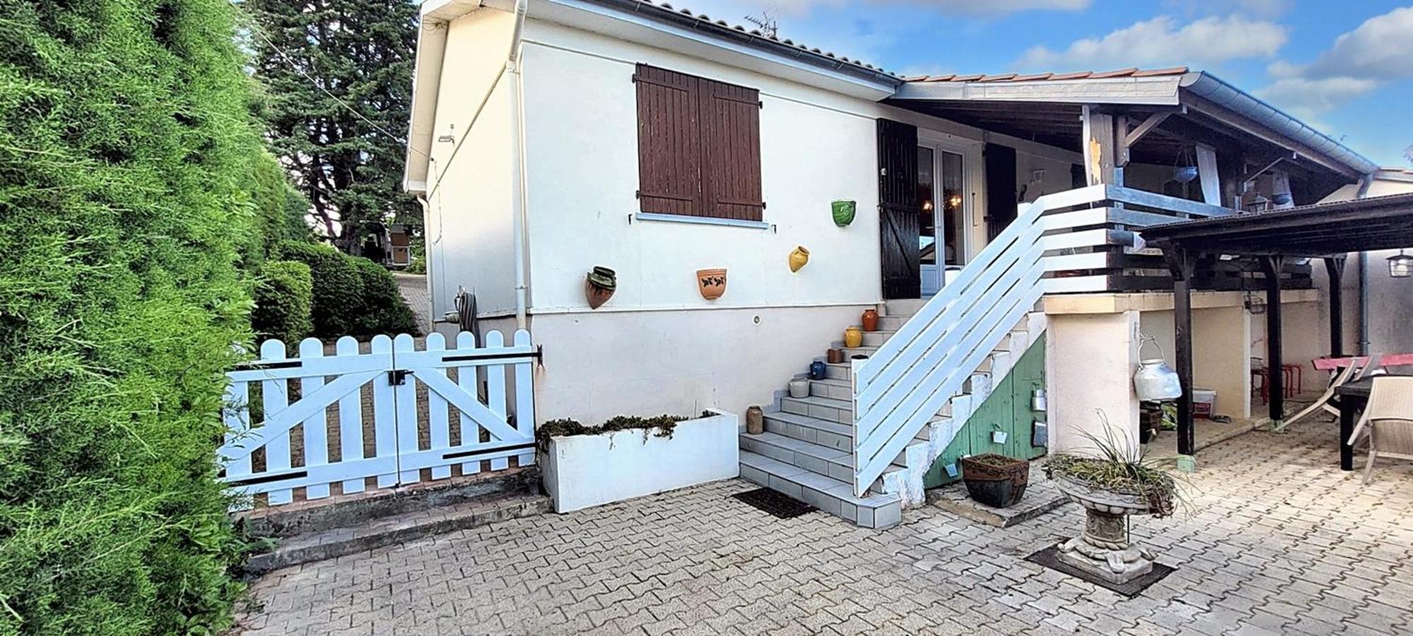 Maison Paisible A Veyras Avec Piscine Privee Et Vue Montagne Exterior photo